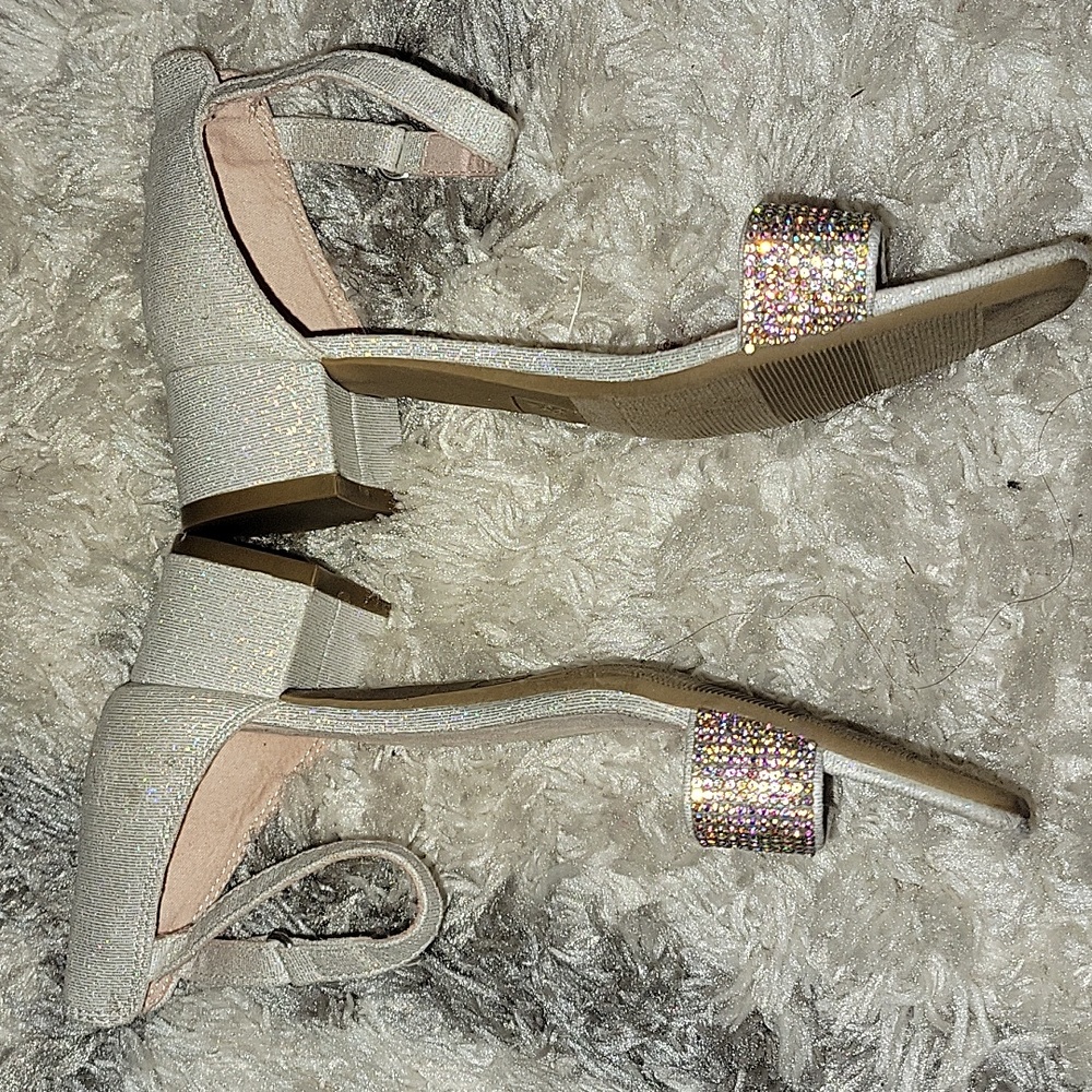 Lil. Girls Sz. 3 Rhinestone Dress Sandals - Picture 2 of 5